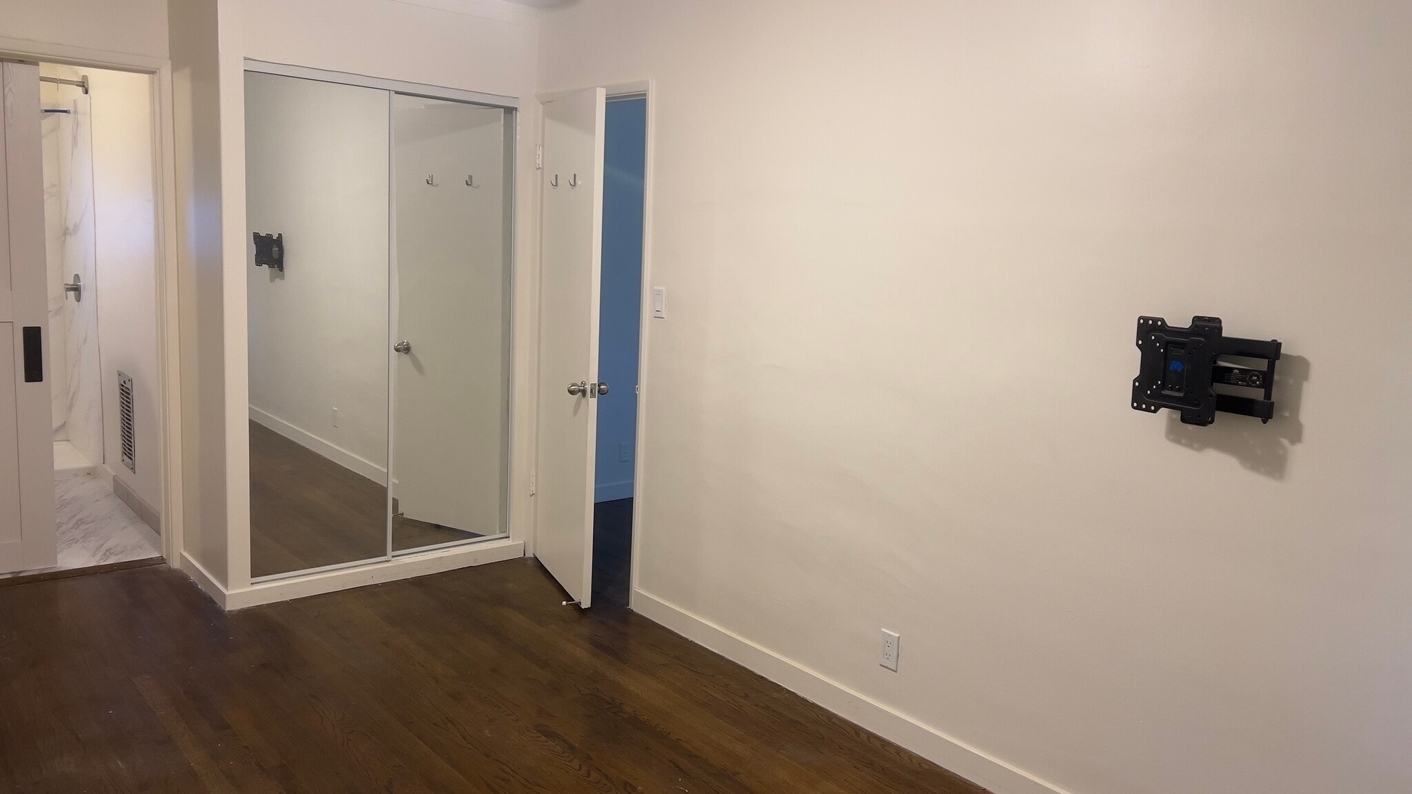 Building Photo - 4247 S Centinela Ave