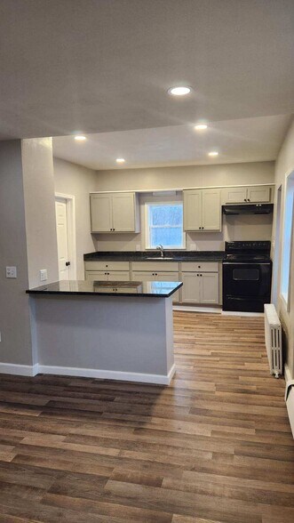 Building Photo - 116 Chestnut St