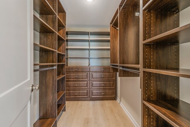 Building Photo - 219 Myrtle Rd