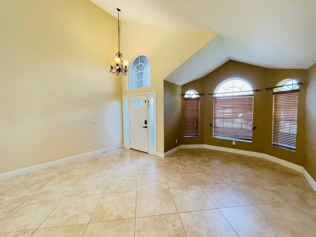 Building Photo - Available now! Charming 4-bedroom, 2.5-bathroom pet friendly home!!