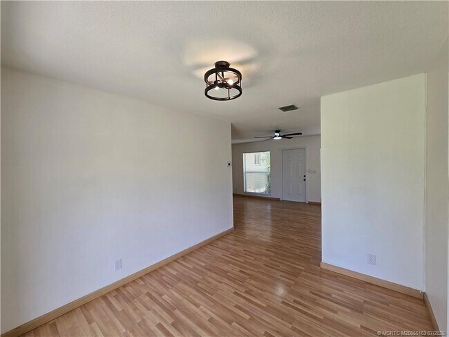Building Photo - 2648 Rockcrest Ct