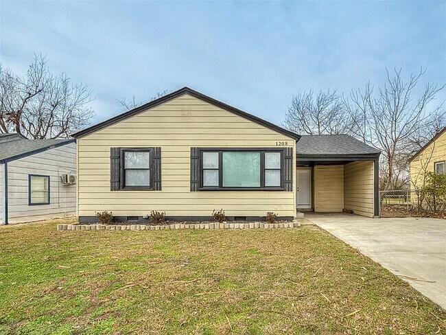 Building Photo - 1208 Jet Dr