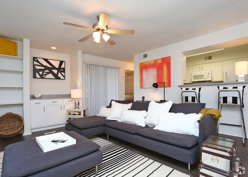 BEAR CREEK AT HARWOOD 1130 Bear Creek Pky Euless TX 76039 Apartment