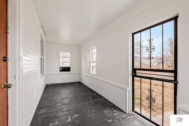 Building Photo - WELCOME HOME!