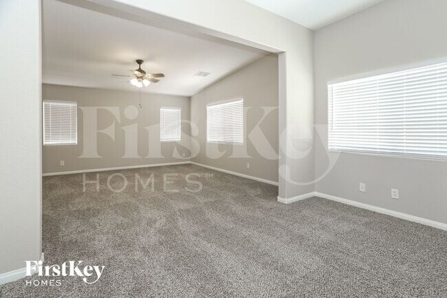 Building Photo - 4032 Villa Serena Ln
