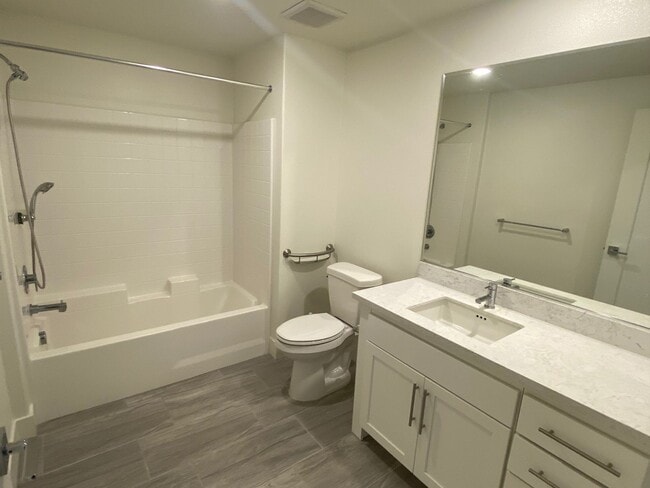 Building Photo - Recently Built and Immaculate 3 Bedroom 2.5 Bathroom Condo in Milpitas