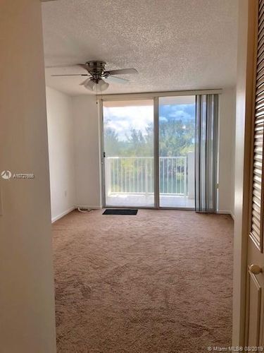 Building Photo - 1300 NE Miami Gardens Dr