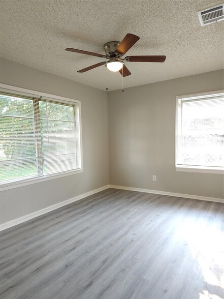 Building Photo - 6301 Anderson St