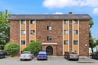 Building Photo - 303 Lowell St