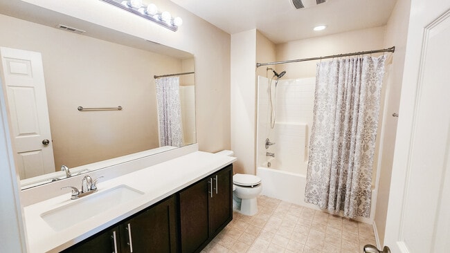 Building Photo - 34213 Parkside Dr