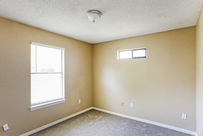 Building Photo - 2206 Brim Ct
