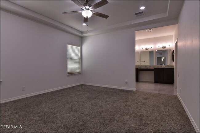 Building Photo - 12844 Giovanni Grajeda Ave