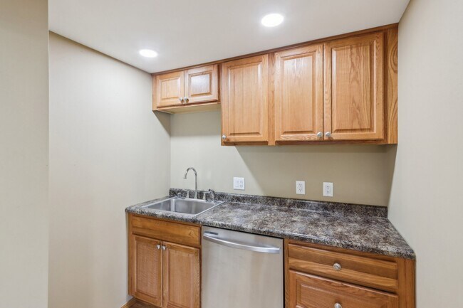 Building Photo - 7701 Twinflower Dr