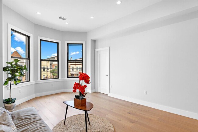 Building Photo - 2602 Palisade Ave