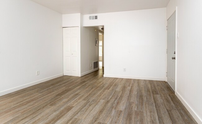 Building Photo - 3711 Delor St