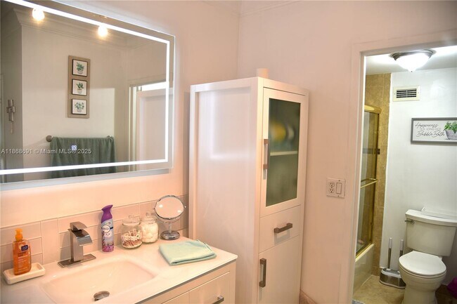Building Photo - 3725 S Ocean Dr