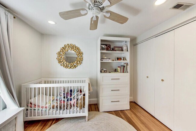 Building Photo - Palisades, NW Washington, DC - Beautiful 4...