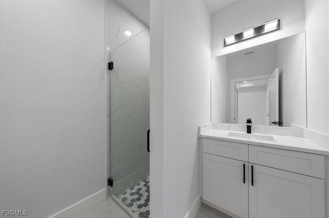 Building Photo - 134 Harold Ave S