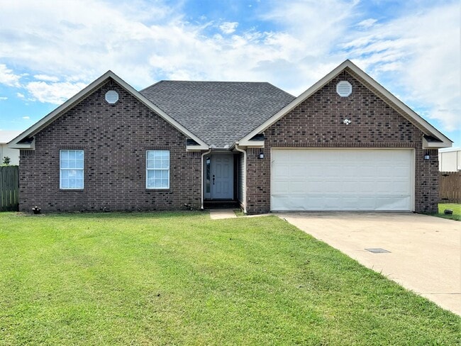 Building Photo - 3 Bedroom, 2 Bath Home in Valley View with...
