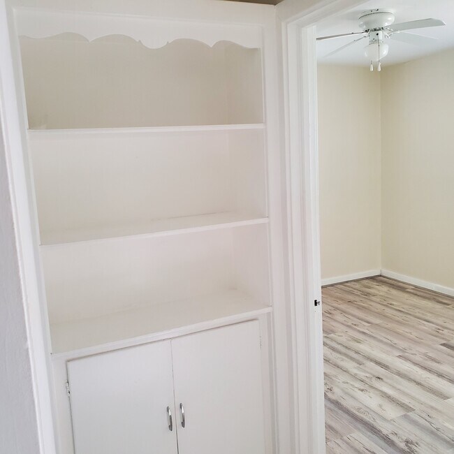 Building Photo - 3620 S Hesperides St