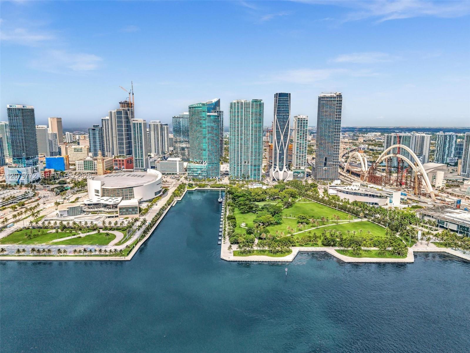 Building Photo - 900 Biscayne Blvd