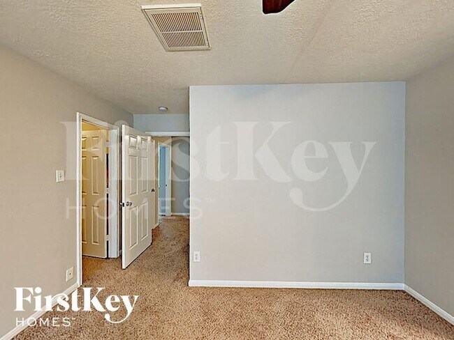 Building Photo - 3510 Fuller Bluff Dr