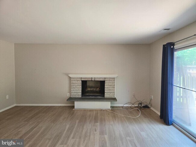 Building Photo - 1808 Ivy Oak Square