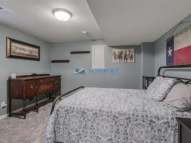 Building Photo - Gorgeous 4 bedroom, 3 bath home in Spring ...