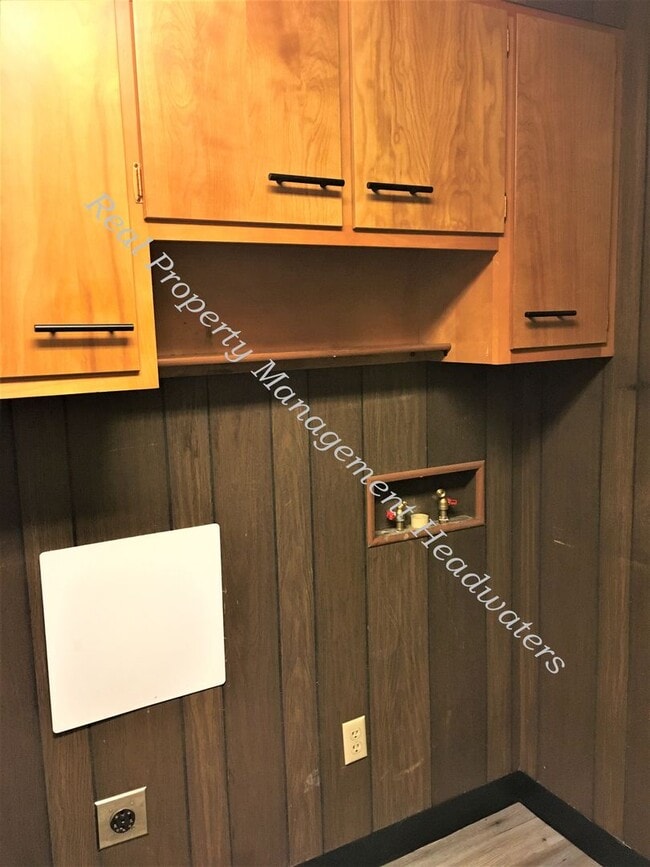 Building Photo - 3 Bedroom 2 Bath Pet Friendly House for Rent