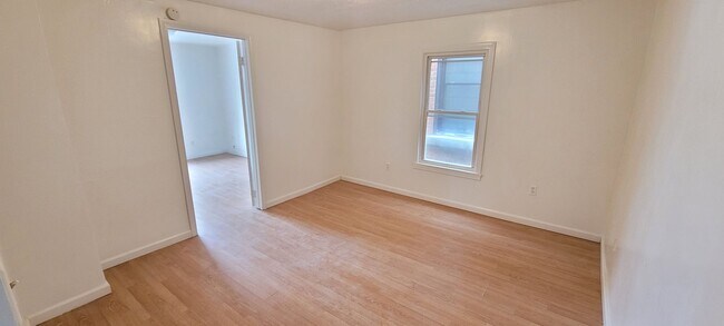 Building Photo - 53 Center St