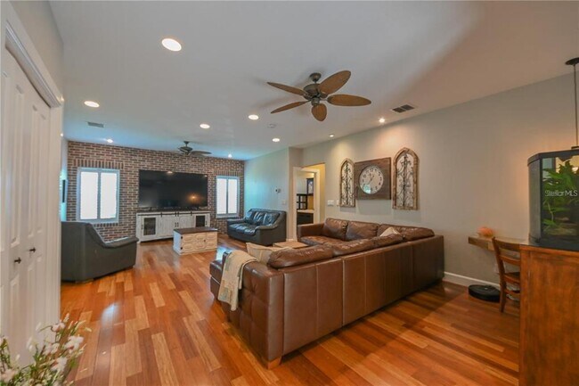 Building Photo - 3035 Granville Ct N