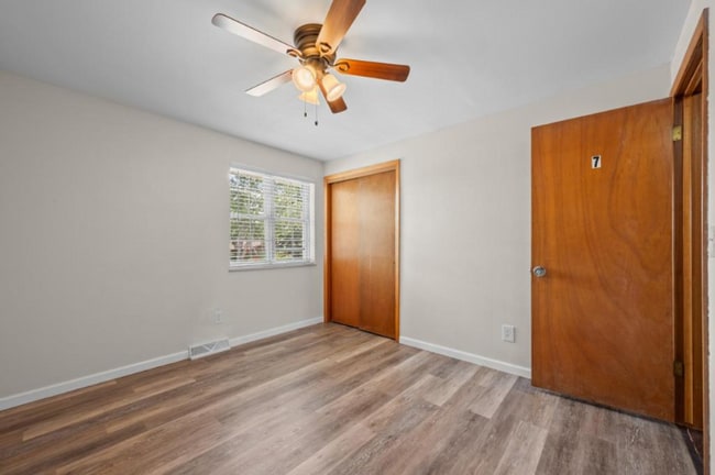 Building Photo - 2219 27th Ave