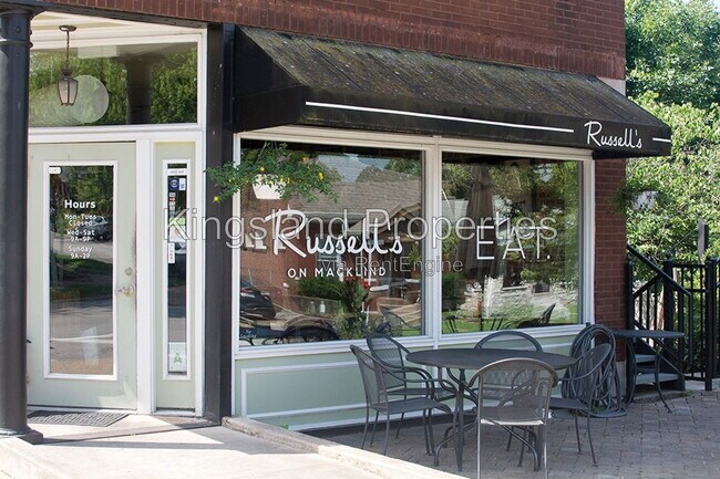 Building Photo - 4943 Lindenwood Ave