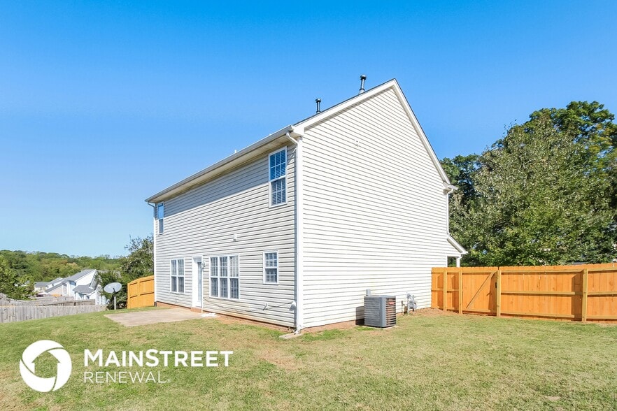 Building Photo - 977 Peachtree Meadows Cir