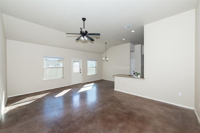 Building Photo - 245 Joanne Lp