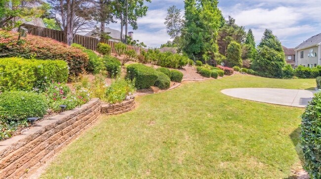 Building Photo - Beautiful in Buford!
