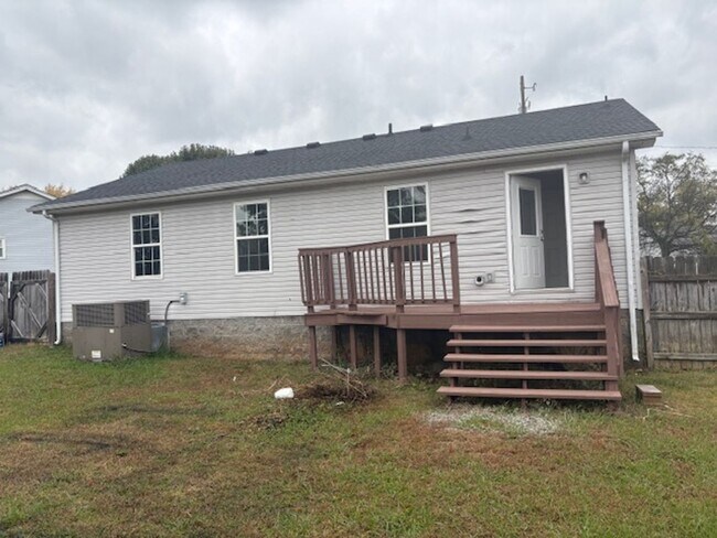 Building Photo - LaVergne-3BR/2BA-1250 SF