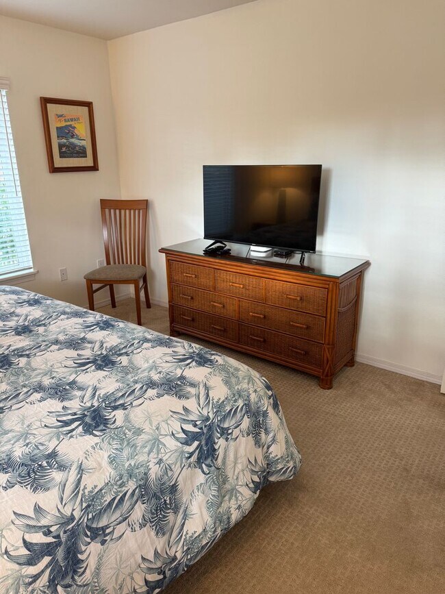 Building Photo - Luxurious Fully Furnished Long-Term Townhome Rental