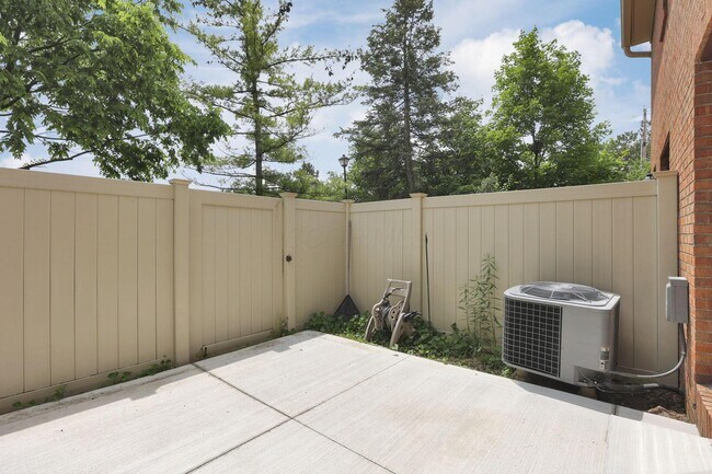 Building Photo - 7934 Trellage Ct