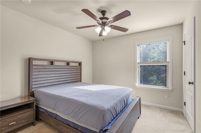 Building Photo - 2309 Oakton Pl