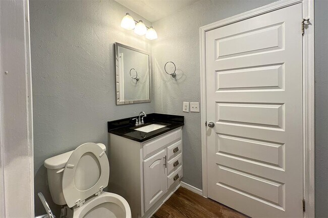Building Photo - 1225 Sequoyah Pl