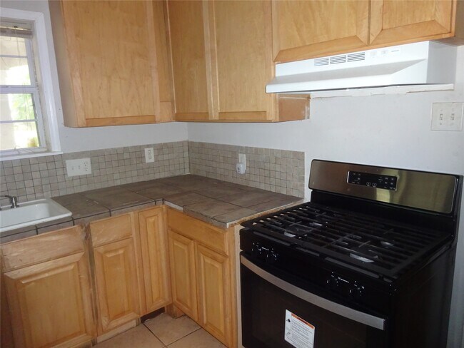 Building Photo - 7350 Santa Fe Dr