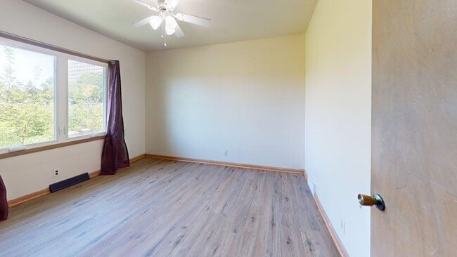 Building Photo - 713 Stanton Ave