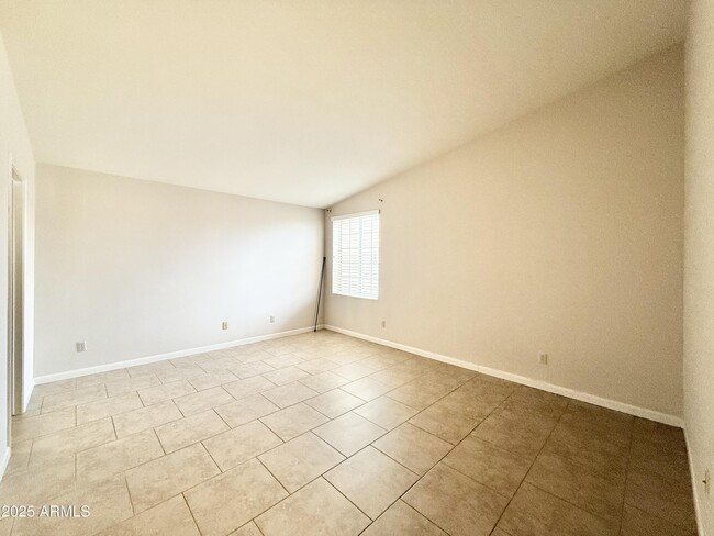 Building Photo - 2718 E Bighorn Ave