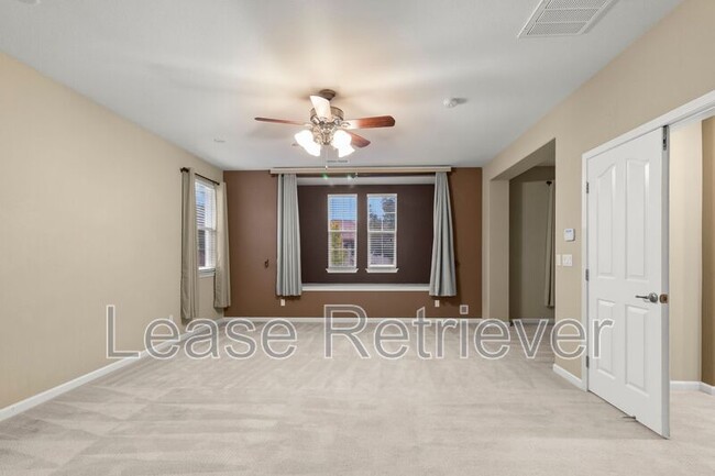 Building Photo - 265-269 S Sonrisa St