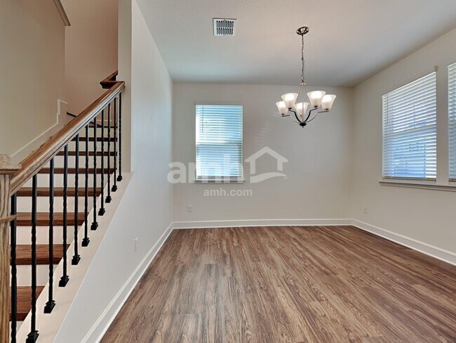 Building Photo - 437 Sandstone Dr