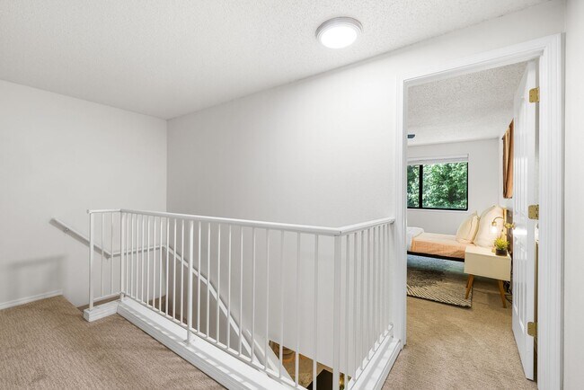 Building Photo - Private End-Unit Condo in Southeast Boise | Pool Access + Great Location