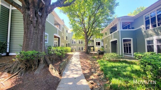 Building Photo - 1221 Westview Ln