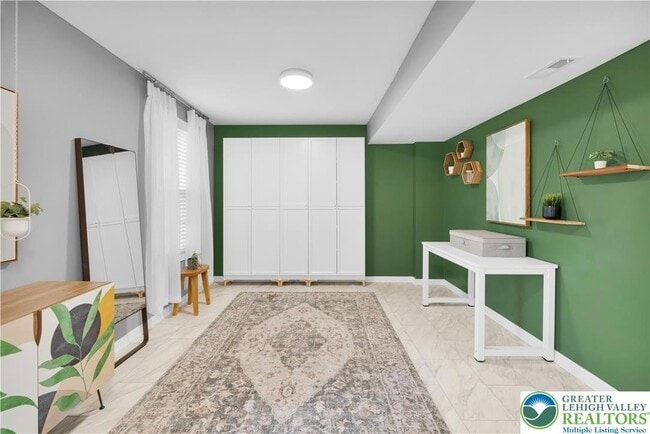 Building Photo - 1079 Sparrow Way