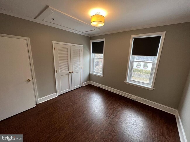 Building Photo - 30 W Abington Ave